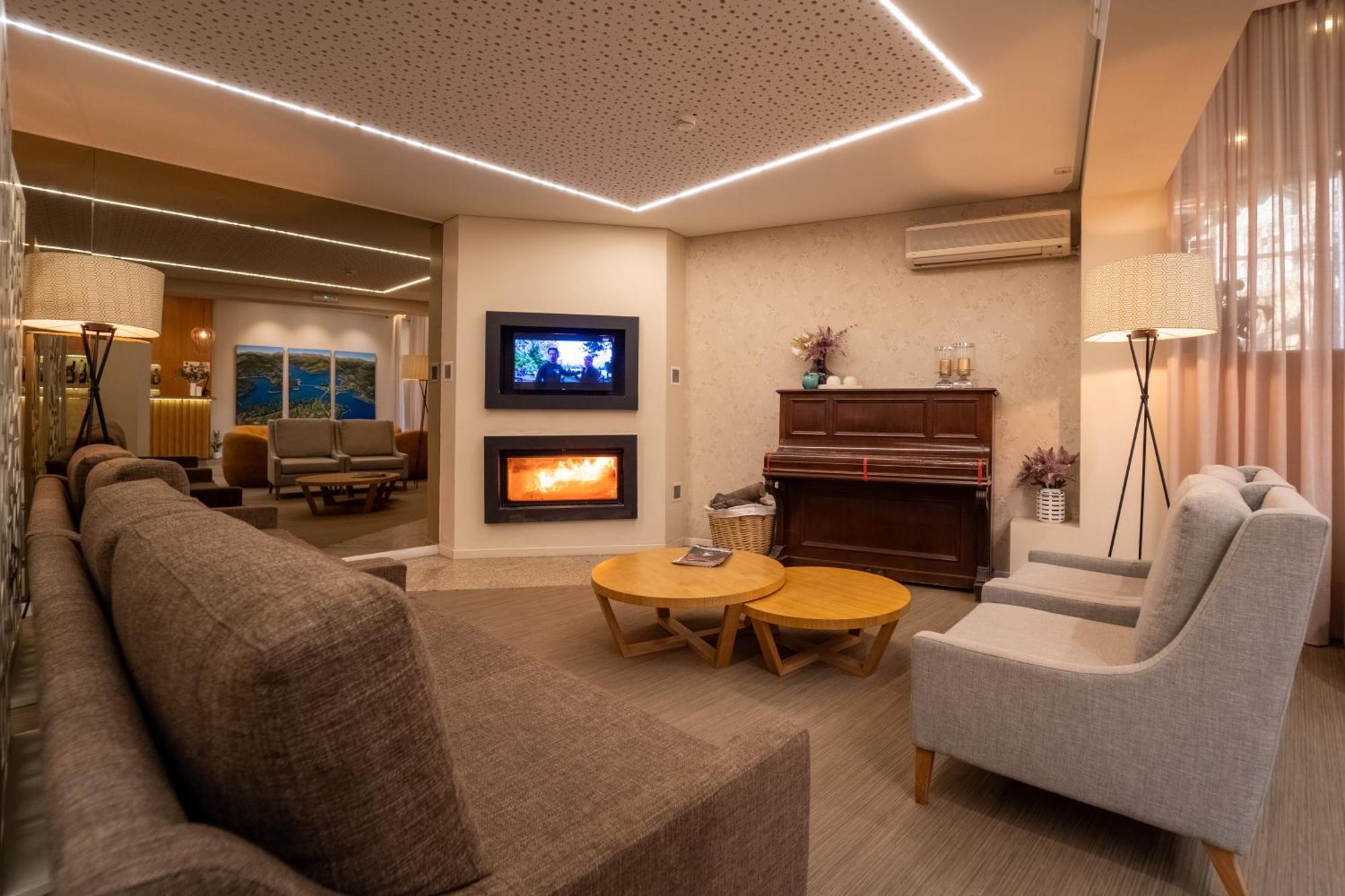 Adelaide Hotel Герес Экстерьер фото